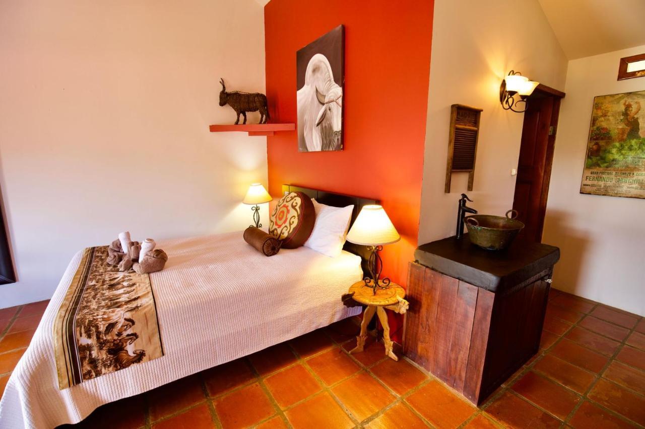 Toucan Lane Hotel And Restaurant Nuevo Arenal Esterno foto