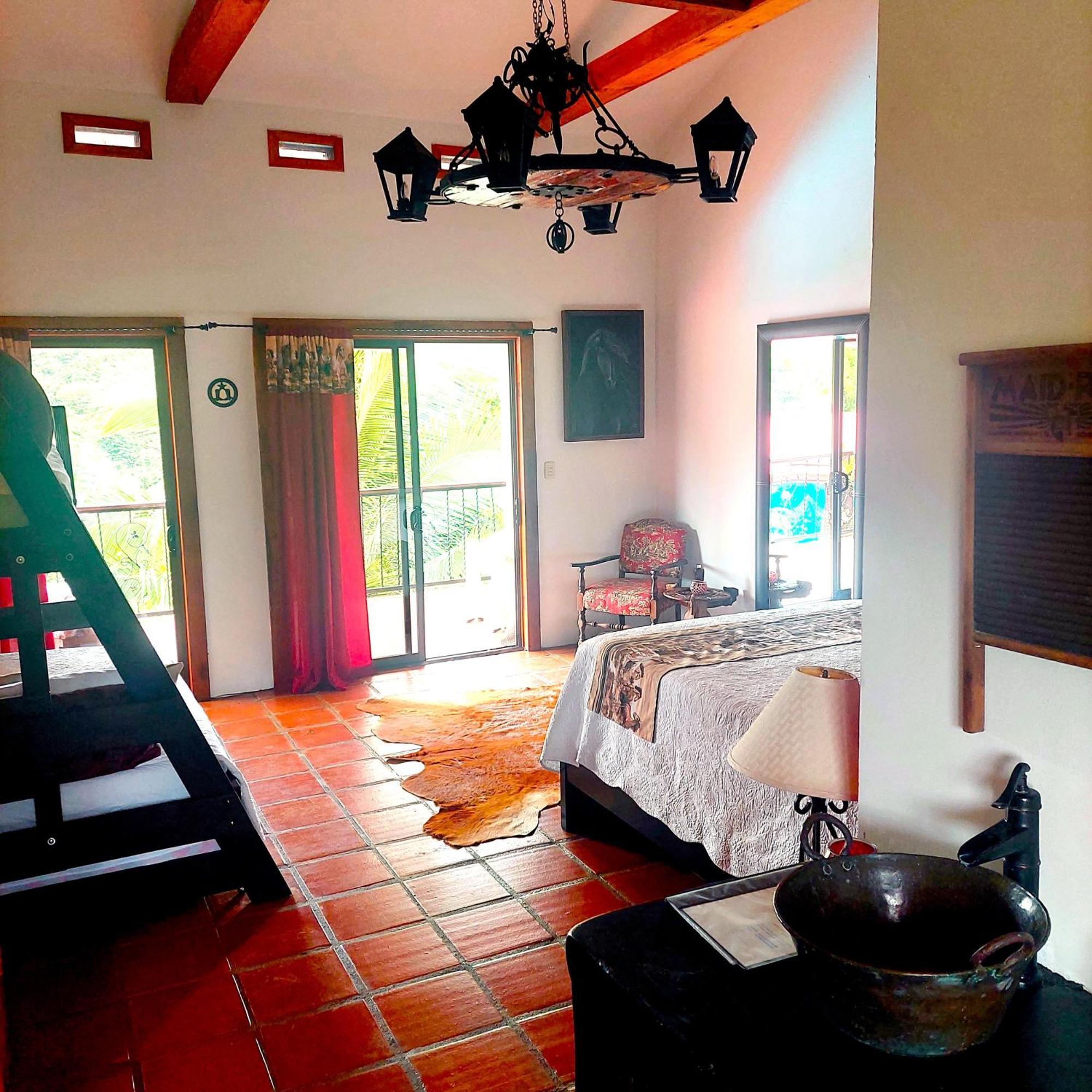 Toucan Lane Hotel And Restaurant Nuevo Arenal Esterno foto
